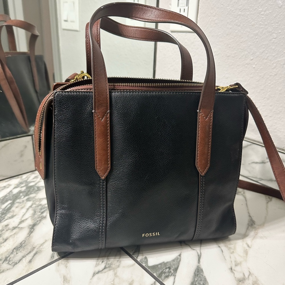 Fossil purse